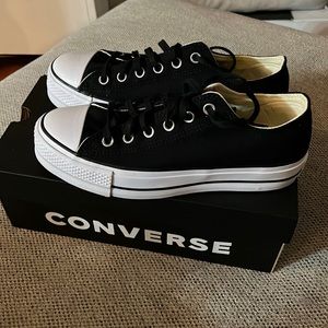 Converse women's CTAS Lift OX platform sneakers, size 9, new in box, black/white